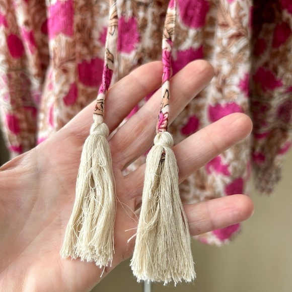 Rachel Zoe Pink Floral Boho Peasant Blouse Smocked Tie Neck Size L - Picture 7 of 10